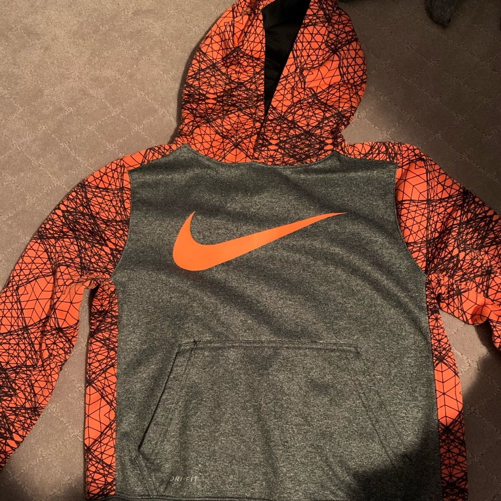 Boy’s Nike sweatshirt